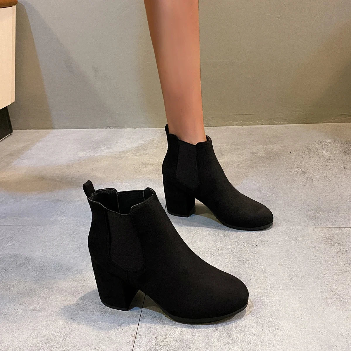 Bota Cano Curto Feminina Dakota